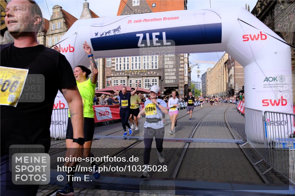 13.09.2026 - 21. swb-Marathon Bremen Tim E. http://msf.ph/oto/10325028 13.09.2026 11:00:38 Ziel 10144, 10677, 10801, 10810, 11016, 11045, 11126, 11129, 11547, 11623, 12018, 12105, 12106, 12190, 12291, 12352, 12394, 12530, 12531 meine-sportfotos.de
