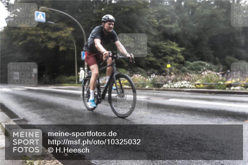 13.09.2026 - Stadtparktriathlon H.Heesch http://msf.ph/oto/10325032 13.09.2026 12:41:45 Radfahren 1058, 1085, 1094, 1243, 1264 meine-sportfotos.de