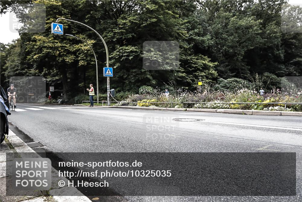13.09.2026 - Stadtparktriathlon H.Heesch http://msf.ph/oto/10325035 13.09.2026 11:30:54 Radfahren 594, 611 meine-sportfotos.de