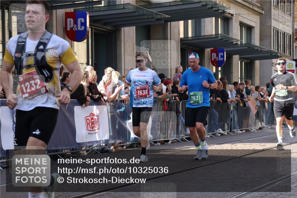 13.09.2026 - 21. swb-Marathon Bremen Strokosch-Dieckow http://msf.ph/oto/10325036 13.09.2026 13:19:44 Ziel 205, 411, 431, 495, 511, 655, 1053, 1058, 1252, 1390, 1537, 1551, 1931, 1972, 2122, 2343, 2807, 2885, 2903, 3240, 3319, 3411, 3685, 3690, 4101, 4287, 5340, 5389, 5813, 5837, 6663, 7341, 7404, 7488, 7531, 8263, 9082, 9518, 9756, 13192, 161, 461, 926, 1010, 1232, 1281, 1468, 1535, 1642, 2870, 2906, 3966, 4101, 4319, 4455, 4479, 4480, 4977, 4978, 7037, 7140, 7268, 7655, 7945, 8153, 8185, 9359, 9984, 13163 meine-sportfotos.de