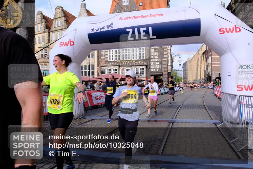 13.09.2026 - 21. swb-Marathon Bremen Tim E. http://msf.ph/oto/10325048 13.09.2026 11:00:38 Ziel 10144, 10677, 10801, 10810, 11016, 11045, 11126, 11129, 11547, 11623, 12018, 12105, 12106, 12190, 12291, 12352, 12394, 12530, 12531 meine-sportfotos.de