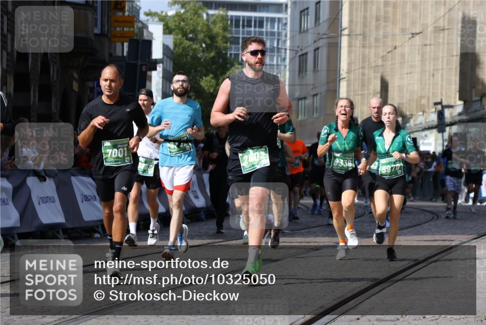 13.09.2026 - 21. swb-Marathon Bremen Strokosch-Dieckow http://msf.ph/oto/10325050 13.09.2026 13:31:20 Ziel 244, 1189, 1479, 2513, 2802, 2902, 3360, 3800, 4251, 4647, 5600, 5846, 5900, 6307, 6419, 6732, 7198, 7359, 7637, 7760, 7798, 7882, 8382, 8543, 8616, 9274, 9290, 9507, 9767, 9937, 9958, 9962, 9969, 9976, 9977, 13152, 13215, 922, 1600, 1627, 2602, 2707, 3152, 3343, 3392, 3579, 3859, 4258, 4273, 4692, 4889, 5375, 5504, 5979, 6039, 6147, 6581, 6968, 6971, 7001, 7032, 8042, 8205, 8239, 8339, 8364, 8495, 8522, 9155, 9293, 9903 meine-sportfotos.de