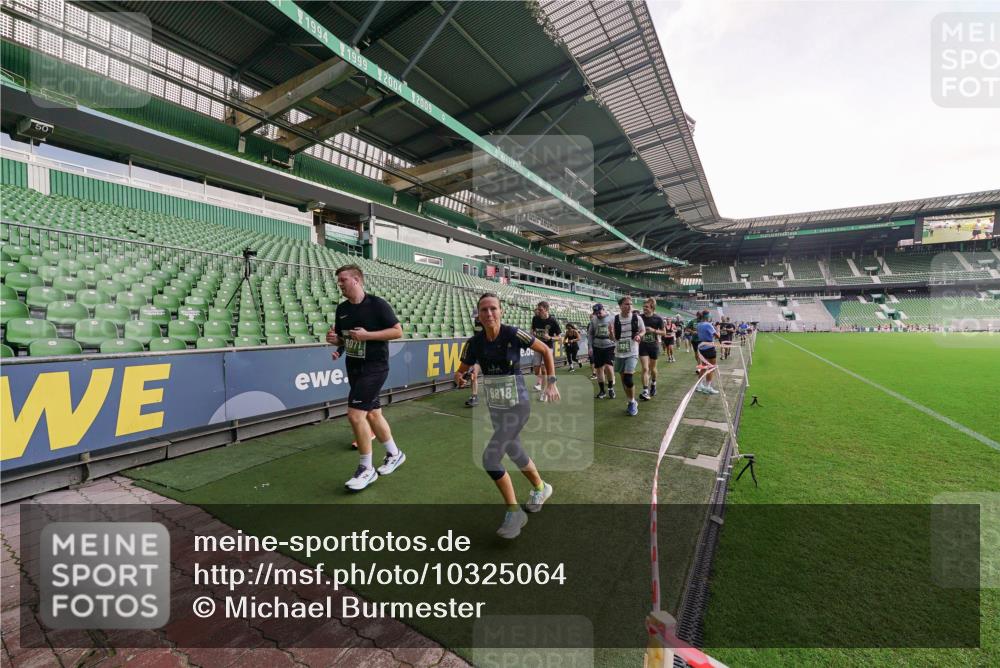 13.09.2026 - 21. swb-Marathon Bremen Michael Burmester http://msf.ph/oto/10325064 13.09.2026 13:28:25 Laufen im Stadion 111, 186, 220, 357, 364, 422, 476, 478, 597, 685, 726, 729, 829, 888, 925, 986, 1079, 1220, 1298, 1325, 1384, 1412, 1496, 1608, 1615, 1741, 1769, 1777, 1958, 1961, 1984, 2236, 2326, 2365, 2404, 2472, 2502, 2507, 2574, 2593, 2725, 2743, 2748, 2862, 2868, 2875, 2876, 2923, 2924, 2991, 3020, 3045, 3050, 3061, 3073, 3154, 3184, 3219, 3238, 3274, 3321, 3361, 3589, 3592, 3594, 3595, 3678, 3694, 3755, 3756, 3798, 3826, 3853, 3885, 3907, 3953, 3971, 3978, 3987, 4108, 4238, 4457, 4660 meine-sportfotos.de