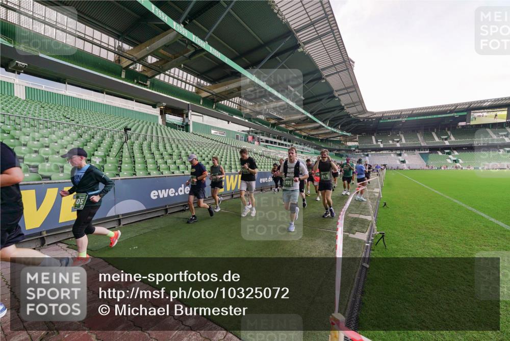 13.09.2026 - 21. swb-Marathon Bremen Michael Burmester http://msf.ph/oto/10325072 13.09.2026 13:28:26 Laufen im Stadion 111, 186, 220, 357, 364, 422, 476, 478, 597, 685, 726, 729, 829, 888, 925, 986, 1079, 1220, 1298, 1325, 1384, 1412, 1496, 1608, 1615, 1741, 1769, 1777, 1958, 1961, 1984, 2236, 2326, 2365, 2404, 2472, 2502, 2507, 2574, 2593, 2725, 2743, 2748, 2862, 2868, 2875, 2876, 2923, 2924, 2991, 3020, 3045, 3050, 3061, 3073, 3154, 3184, 3219, 3238, 3274, 3321, 3361, 3589, 3592, 3594, 3595, 3678, 3694, 3755, 3756, 3798, 3826, 3853, 3885, 3907, 3953, 3971, 3978, 3987, 4108, 4238, 4457, 4660 meine-sportfotos.de