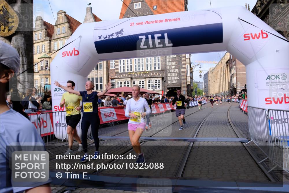 13.09.2026 - 21. swb-Marathon Bremen Tim E. http://msf.ph/oto/10325088 13.09.2026 11:00:39 Ziel 10144, 10677, 10801, 10810, 11016, 11045, 11126, 11129, 11547, 11623, 12018, 12105, 12106, 12190, 12291, 12352, 12394, 12530, 12531 meine-sportfotos.de