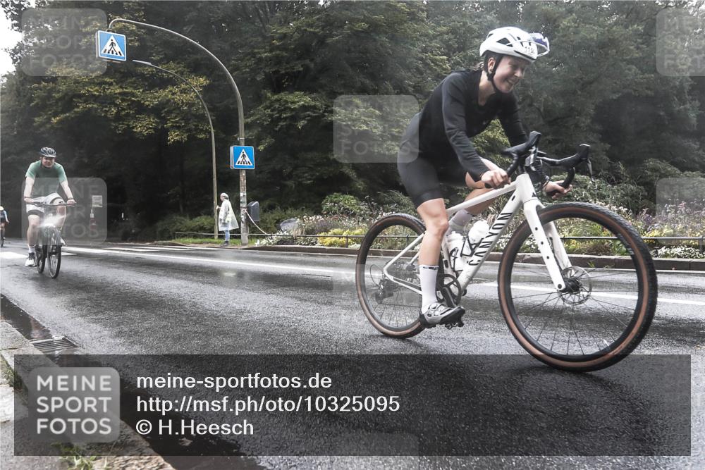 13.09.2026 - Stadtparktriathlon H.Heesch http://msf.ph/oto/10325095 13.09.2026 12:42:17 Radfahren 1150, 1177, 1288 meine-sportfotos.de