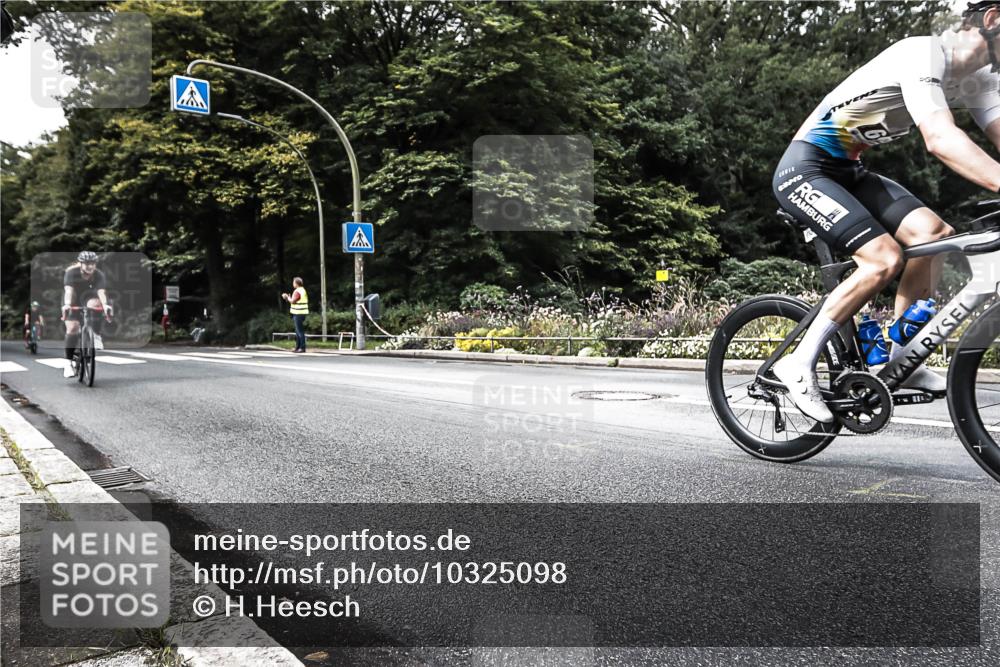 13.09.2026 - Stadtparktriathlon H.Heesch http://msf.ph/oto/10325098 13.09.2026 11:31:15 Radfahren 690, 748, 800 meine-sportfotos.de
