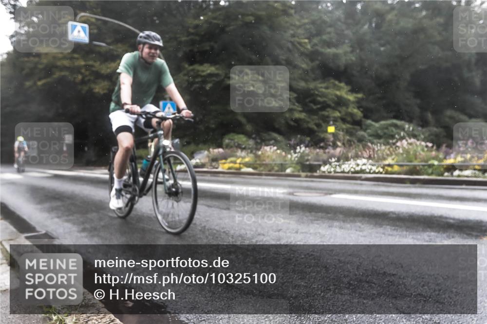 13.09.2026 - Stadtparktriathlon H.Heesch http://msf.ph/oto/10325100 13.09.2026 12:42:17 Radfahren 1150, 1177, 1288 meine-sportfotos.de