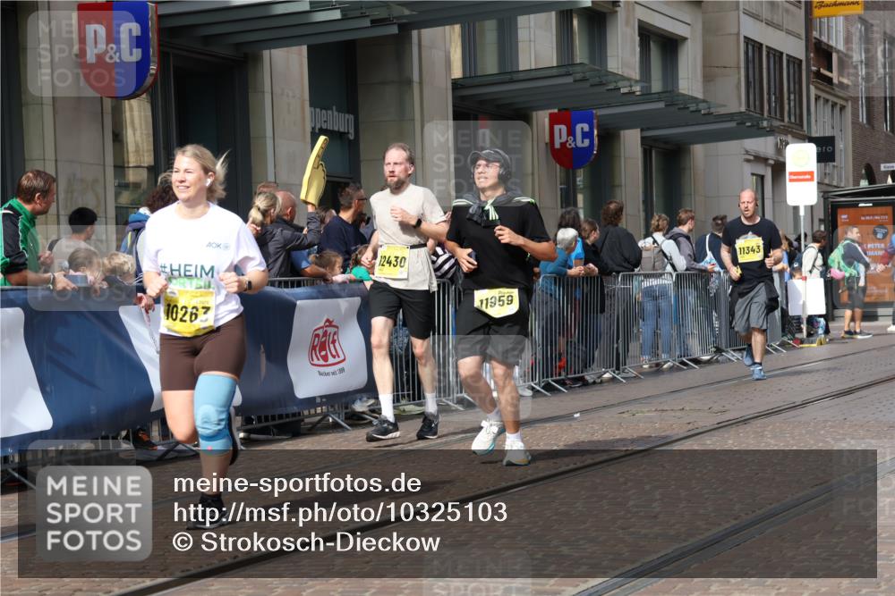 13.09.2026 - 21. swb-Marathon Bremen Strokosch-Dieckow http://msf.ph/oto/10325103 13.09.2026 11:00:35 Ziel 10093, 10263, 10306, 10367, 10368, 10428, 10639, 10753, 10857, 11055, 11162, 11247, 11343, 11359, 11475, 11540, 11556, 11728, 11797, 11804, 11819, 11850, 11959, 12006, 12085, 12116, 12397, 12428, 12430, 10144, 10272, 10275, 10306, 10369, 10677, 10801, 10810, 11016, 11045, 11126, 11129, 11162, 11180, 11547, 11623, 11687, 11708, 11769, 11838, 12018, 12105, 12106, 12190, 12291, 12394, 12430, 12530, 12531 meine-sportfotos.de