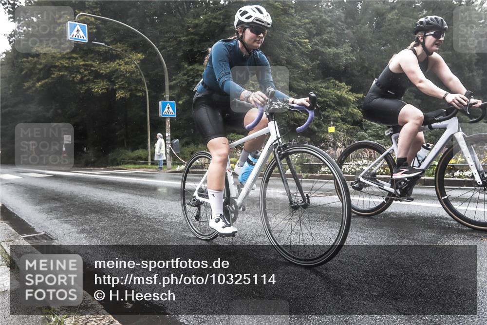 13.09.2026 - Stadtparktriathlon H.Heesch http://msf.ph/oto/10325114 13.09.2026 12:42:27 Radfahren 1100, 1106, 1139, 1144 meine-sportfotos.de