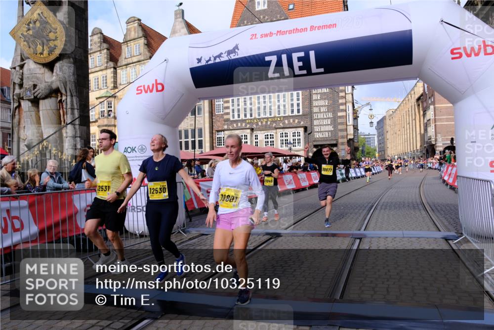 13.09.2026 - 21. swb-Marathon Bremen Tim E. http://msf.ph/oto/10325119 13.09.2026 11:00:39 Ziel 10144, 10677, 10801, 10810, 11016, 11045, 11126, 11129, 11547, 11623, 12018, 12105, 12106, 12190, 12291, 12352, 12394, 12530, 12531 meine-sportfotos.de