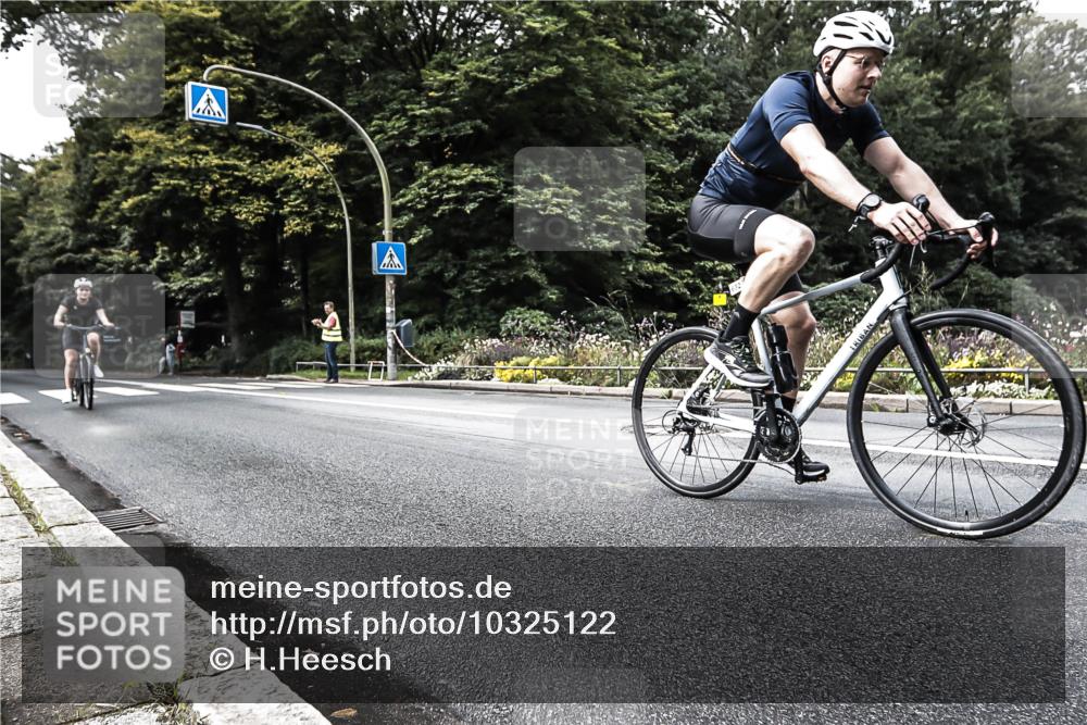 13.09.2026 - Stadtparktriathlon H.Heesch http://msf.ph/oto/10325122 13.09.2026 11:31:31 Radfahren 632, 1800 meine-sportfotos.de