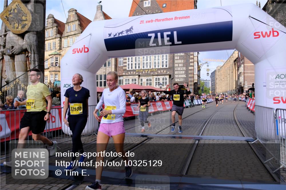 13.09.2026 - 21. swb-Marathon Bremen Tim E. http://msf.ph/oto/10325129 13.09.2026 11:00:39 Ziel 10144, 10677, 10801, 10810, 11016, 11045, 11126, 11129, 11547, 11623, 12018, 12105, 12106, 12190, 12291, 12352, 12394, 12530, 12531 meine-sportfotos.de