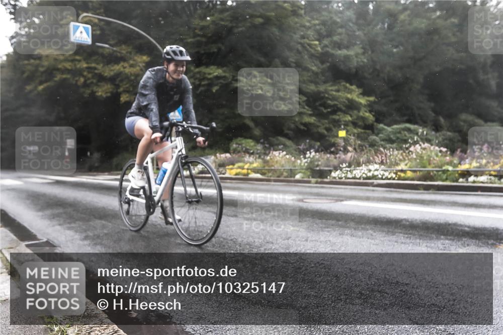 13.09.2026 - Stadtparktriathlon H.Heesch http://msf.ph/oto/10325147 13.09.2026 12:42:39 Radfahren 1141, 1188 meine-sportfotos.de