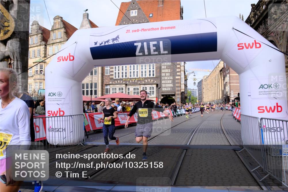 13.09.2026 - 21. swb-Marathon Bremen Tim E. http://msf.ph/oto/10325158 13.09.2026 11:00:40 Ziel 10144, 10369, 10677, 10801, 10810, 11016, 11045, 11126, 11129, 11547, 11623, 11769, 12018, 12105, 12106, 12190, 12291, 12352, 12394, 12530, 12531 meine-sportfotos.de