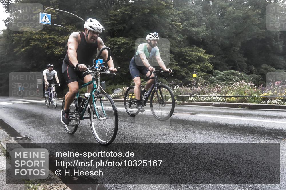 13.09.2026 - Stadtparktriathlon H.Heesch http://msf.ph/oto/10325167 13.09.2026 12:42:55 Radfahren 1025, 1031, 1239, 1306 meine-sportfotos.de