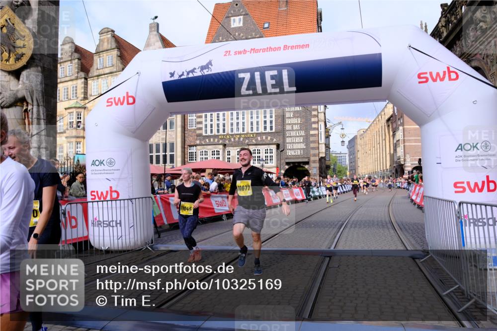 13.09.2026 - 21. swb-Marathon Bremen Tim E. http://msf.ph/oto/10325169 13.09.2026 11:00:40 Ziel 10144, 10369, 10677, 10801, 10810, 11016, 11045, 11126, 11129, 11547, 11623, 11769, 12018, 12105, 12106, 12190, 12291, 12352, 12394, 12530, 12531 meine-sportfotos.de