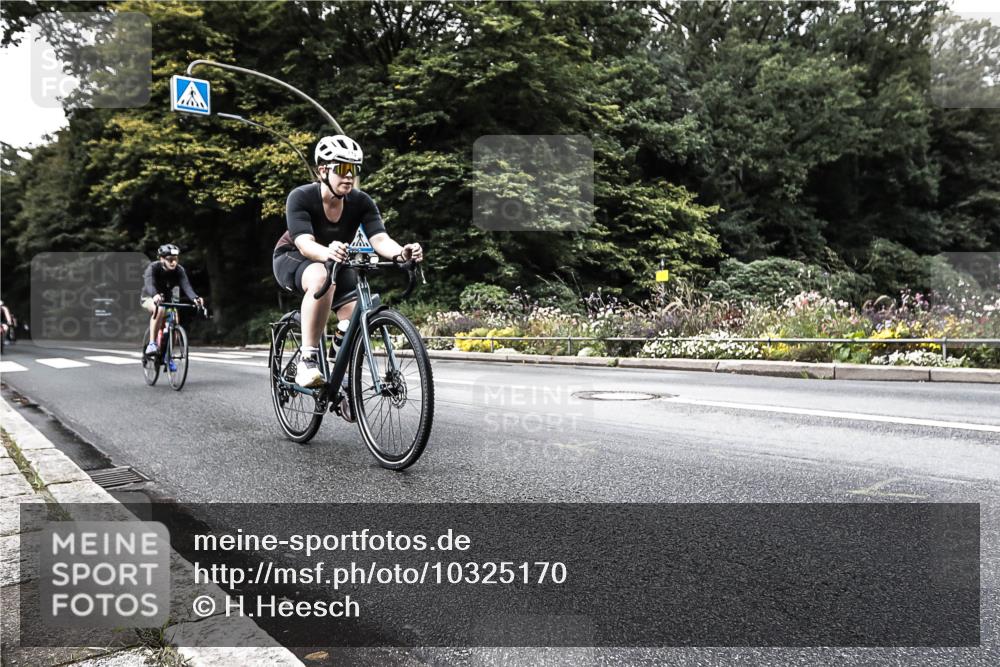 13.09.2026 - Stadtparktriathlon H.Heesch http://msf.ph/oto/10325170 13.09.2026 11:32:12 Radfahren 715, 738, 743, 802 meine-sportfotos.de