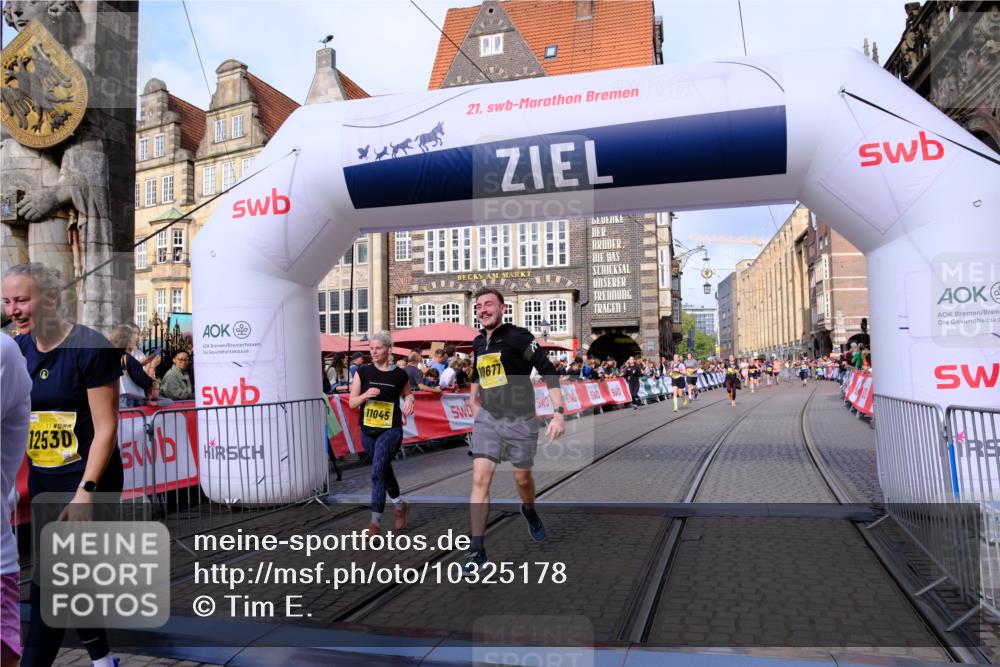 13.09.2026 - 21. swb-Marathon Bremen Tim E. http://msf.ph/oto/10325178 13.09.2026 11:00:40 Ziel 10144, 10369, 10677, 10801, 10810, 11016, 11045, 11126, 11129, 11547, 11623, 11769, 12018, 12105, 12106, 12190, 12291, 12352, 12394, 12530, 12531 meine-sportfotos.de