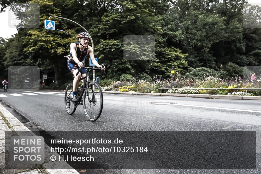 13.09.2026 - Stadtparktriathlon H.Heesch http://msf.ph/oto/10325184 13.09.2026 11:32:17 Radfahren 637, 676, 738 meine-sportfotos.de