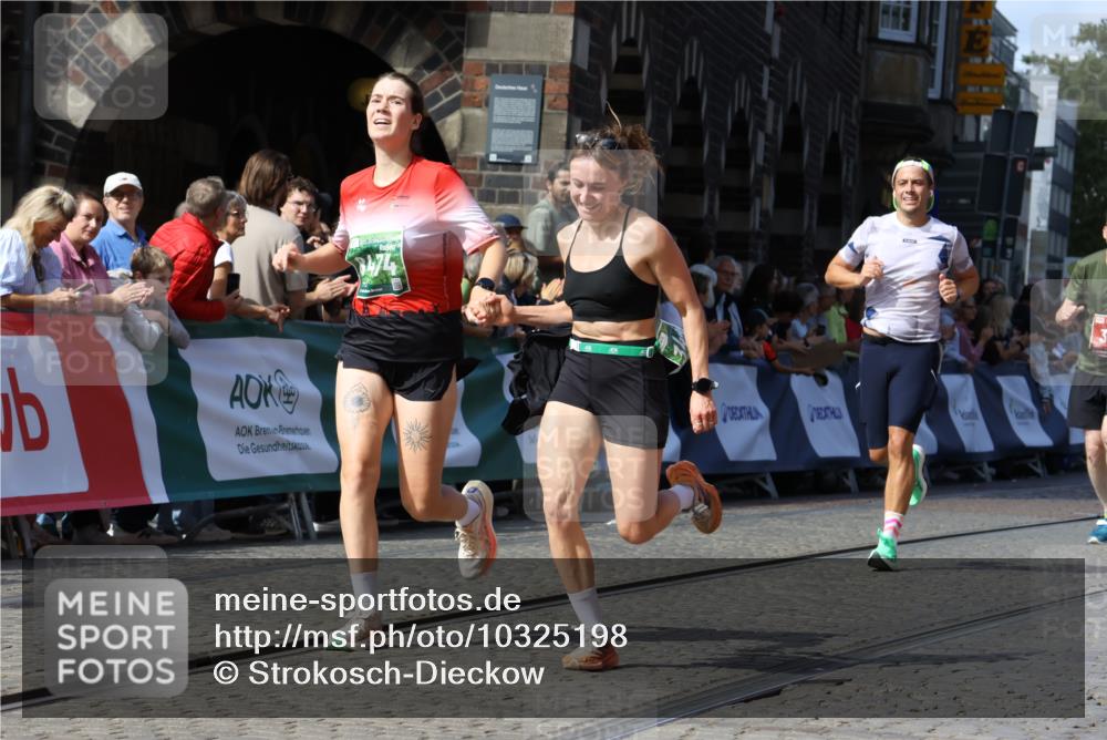 13.09.2026 - 21. swb-Marathon Bremen Strokosch-Dieckow http://msf.ph/oto/10325198 13.09.2026 13:11:12 Ziel 384, 697, 1385, 1498, 2021, 2347, 2759, 4023, 4475, 4571, 5079, 5155, 5168, 5314, 5387, 6657, 7115, 7136, 9622, 9659, 13248, 1349, 2087, 3899, 6274, 8474, 9291, 9618 meine-sportfotos.de