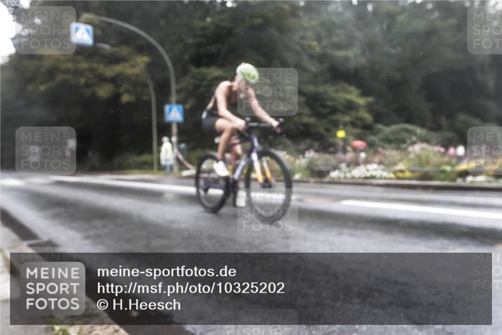 13.09.2026 - Stadtparktriathlon H.Heesch http://msf.ph/oto/10325202 13.09.2026 12:43:08 Radfahren 1073, 1303 meine-sportfotos.de