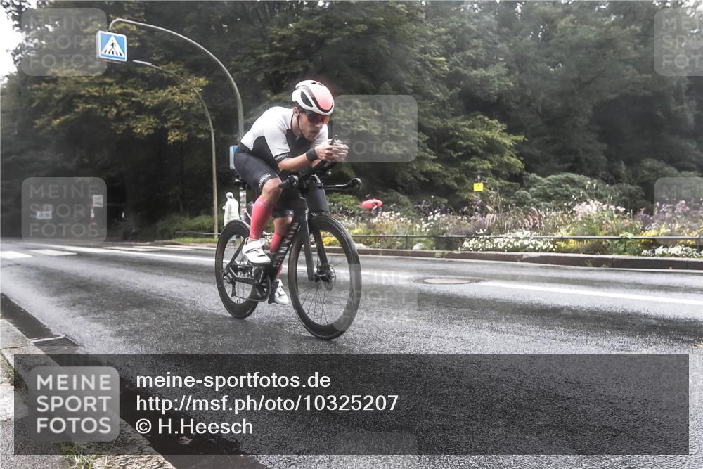 13.09.2026 - Stadtparktriathlon H.Heesch http://msf.ph/oto/10325207 13.09.2026 12:43:13 Radfahren 1178, 1301 meine-sportfotos.de
