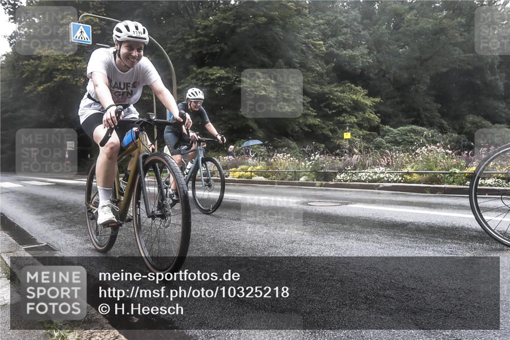 13.09.2026 - Stadtparktriathlon H.Heesch http://msf.ph/oto/10325218 13.09.2026 12:43:26 Radfahren 1077, 1104, 1113, 1199, 1229 meine-sportfotos.de
