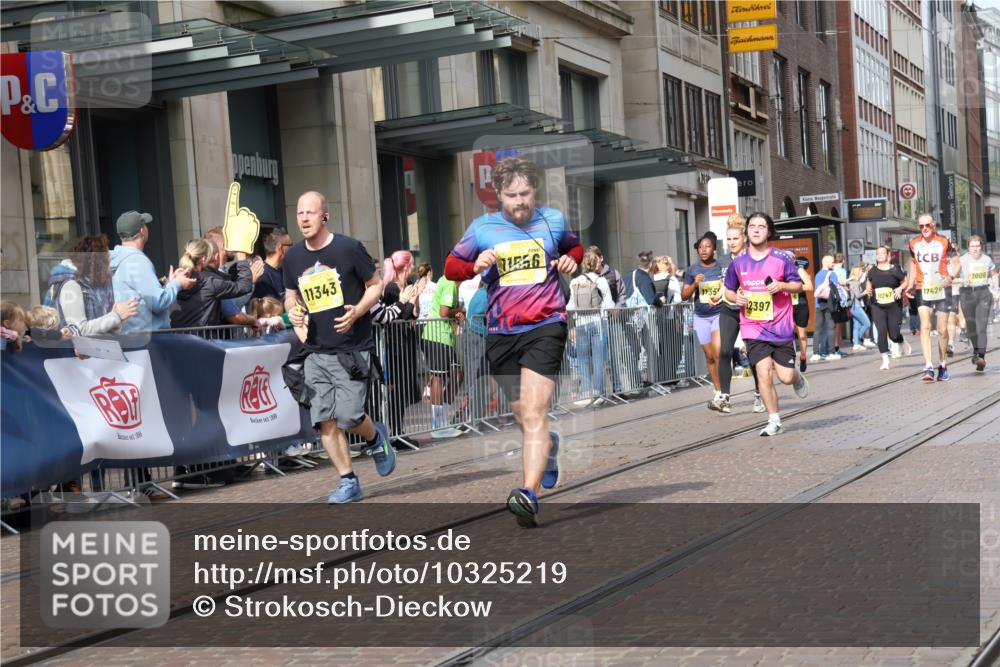 13.09.2026 - 21. swb-Marathon Bremen Strokosch-Dieckow http://msf.ph/oto/10325219 13.09.2026 11:00:38 Ziel 10093, 10367, 10368, 10428, 10639, 10753, 10857, 10964, 10965, 11049, 11055, 11116, 11247, 11343, 11359, 11428, 11475, 11540, 11728, 11797, 11804, 11819, 11850, 11959, 12006, 12085, 12116, 12241, 12397, 12428, 10144, 10263, 10272, 10275, 10306, 10369, 10677, 10801, 10810, 11045, 11126, 11129, 11162, 11180, 11547, 11556, 11623, 11687, 11708, 11769, 11838, 12018, 12105, 12106, 12291, 12394, 12430, 12530, 12531 meine-sportfotos.de
