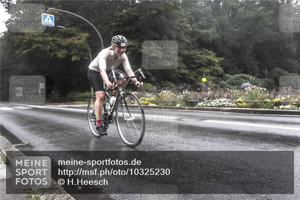 13.09.2026 - Stadtparktriathlon H.Heesch http://msf.ph/oto/10325230 13.09.2026 12:43:38 Radfahren 1132, 1173 meine-sportfotos.de