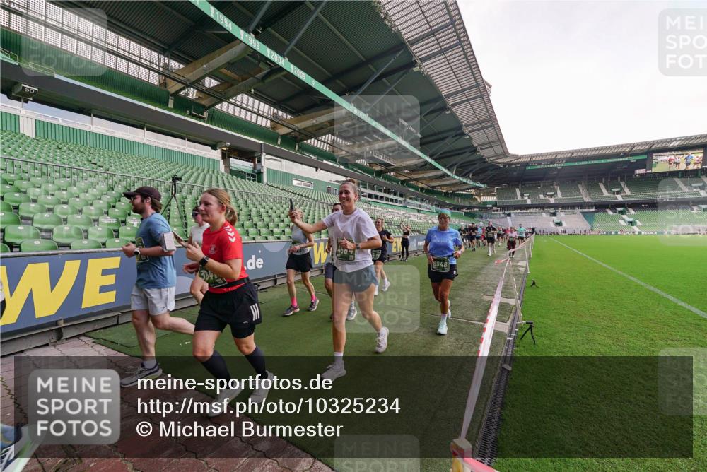 13.09.2026 - 21. swb-Marathon Bremen Michael Burmester http://msf.ph/oto/10325234 13.09.2026 13:28:46 Laufen im Stadion 111, 220, 357, 422, 476, 478, 597, 685, 726, 729, 754, 829, 888, 925, 986, 1079, 1220, 1298, 1325, 1384, 1496, 1608, 1615, 1741, 1769, 1777, 1958, 1984, 2236, 2326, 2365, 2436, 2472, 2502, 2574, 2593, 2740, 2743, 2862, 2868, 2876, 2924, 2991, 3020, 3061, 3073, 3129, 3154, 3219, 3238, 3274, 3321, 3361, 3589, 3594, 3595, 3605, 3678, 3694, 3755, 3758, 3798, 3826, 3853, 3885, 3907, 3953, 3965, 3971, 3978, 3987, 4011, 4108, 4238, 4457, 4660 meine-sportfotos.de