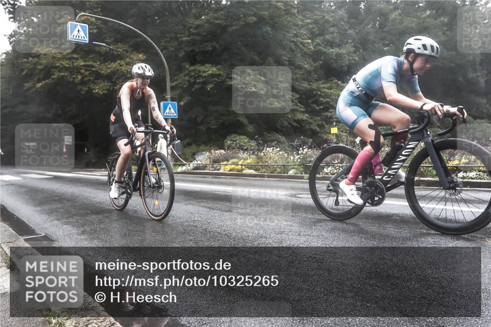 13.09.2026 - Stadtparktriathlon H.Heesch http://msf.ph/oto/10325265 13.09.2026 12:44:11 Radfahren 1112, 1289, 1304 meine-sportfotos.de
