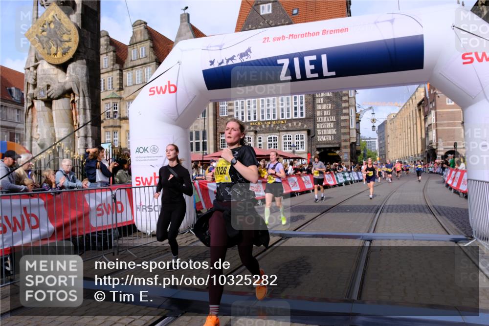 13.09.2026 - 21. swb-Marathon Bremen Tim E. http://msf.ph/oto/10325282 13.09.2026 11:00:45 Ziel 10144, 10272, 10275, 10369, 10677, 10801, 10810, 11045, 11126, 11129, 11180, 11547, 11623, 11708, 11769, 12018, 12105, 12106, 12190, 12291, 12394, 12530, 12531 meine-sportfotos.de