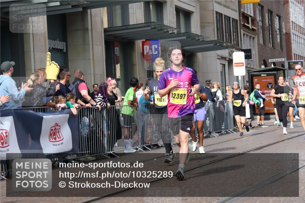 13.09.2026 - 21. swb-Marathon Bremen Strokosch-Dieckow http://msf.ph/oto/10325289 13.09.2026 11:00:40 Ziel 10093, 10367, 10368, 10428, 10639, 10753, 10857, 10964, 10965, 11049, 11055, 11116, 11247, 11359, 11428, 11540, 11681, 11682, 11728, 11797, 11804, 11819, 11850, 11959, 12006, 12085, 12116, 12241, 12397, 12428, 10263, 10272, 10275, 10306, 10369, 10677, 10801, 11045, 11126, 11129, 11162, 11180, 11343, 11475, 11556, 11687, 11708, 11769, 11838, 11959, 12018, 12105, 12106, 12291, 12394, 12430, 12530, 12531 meine-sportfotos.de