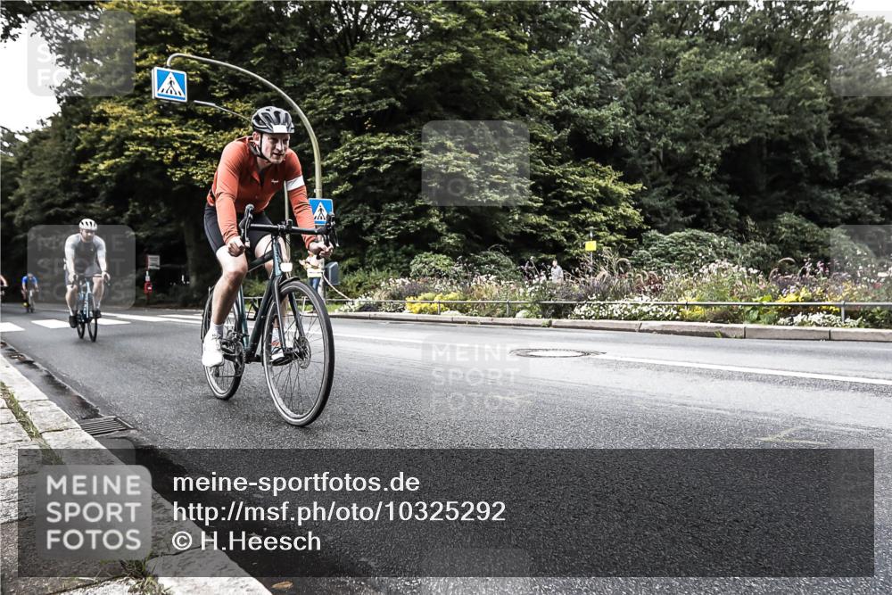13.09.2026 - Stadtparktriathlon H.Heesch http://msf.ph/oto/10325292 13.09.2026 11:32:53 Radfahren 657, 677, 712, 739 meine-sportfotos.de