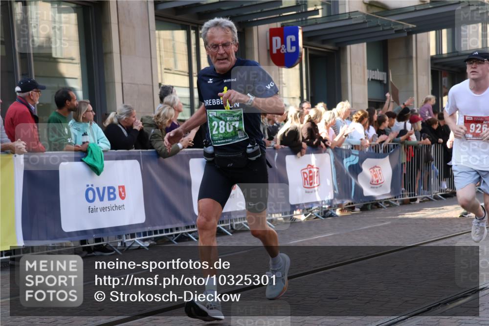 13.09.2026 - 21. swb-Marathon Bremen Strokosch-Dieckow http://msf.ph/oto/10325301 13.09.2026 13:19:50 Ziel 205, 431, 495, 511, 655, 1058, 1252, 1390, 1537, 1551, 1750, 1931, 1972, 2122, 2343, 2807, 2885, 2903, 3240, 3685, 3690, 4287, 5340, 5389, 5583, 5813, 5837, 6663, 6901, 7018, 7341, 7404, 7488, 7531, 7664, 9518, 9756, 13192, 161, 411, 461, 926, 1010, 1053, 1232, 1281, 1468, 1535, 1551, 1642, 2870, 2906, 3240, 3319, 3411, 3966, 4101, 4479, 4480, 4977, 4978, 7037, 7140, 7268, 7488, 7655, 8185, 8263, 9082, 9359, 9984, 13163 meine-sportfotos.de