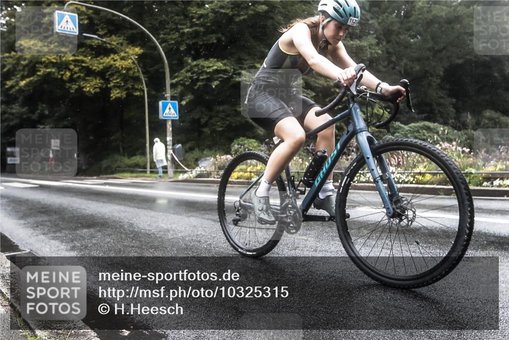 13.09.2026 - Stadtparktriathlon H.Heesch http://msf.ph/oto/10325315 13.09.2026 12:44:32 Radfahren 1129, 1252 meine-sportfotos.de
