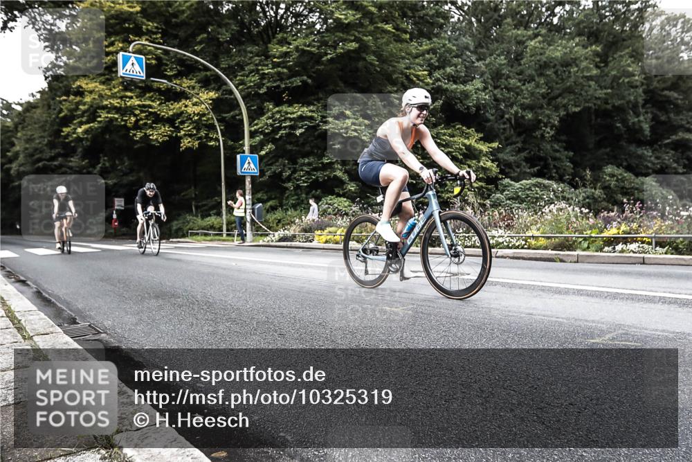 13.09.2026 - Stadtparktriathlon H.Heesch http://msf.ph/oto/10325319 13.09.2026 11:32:58 Radfahren 606, 649, 657, 662, 818, 828 meine-sportfotos.de
