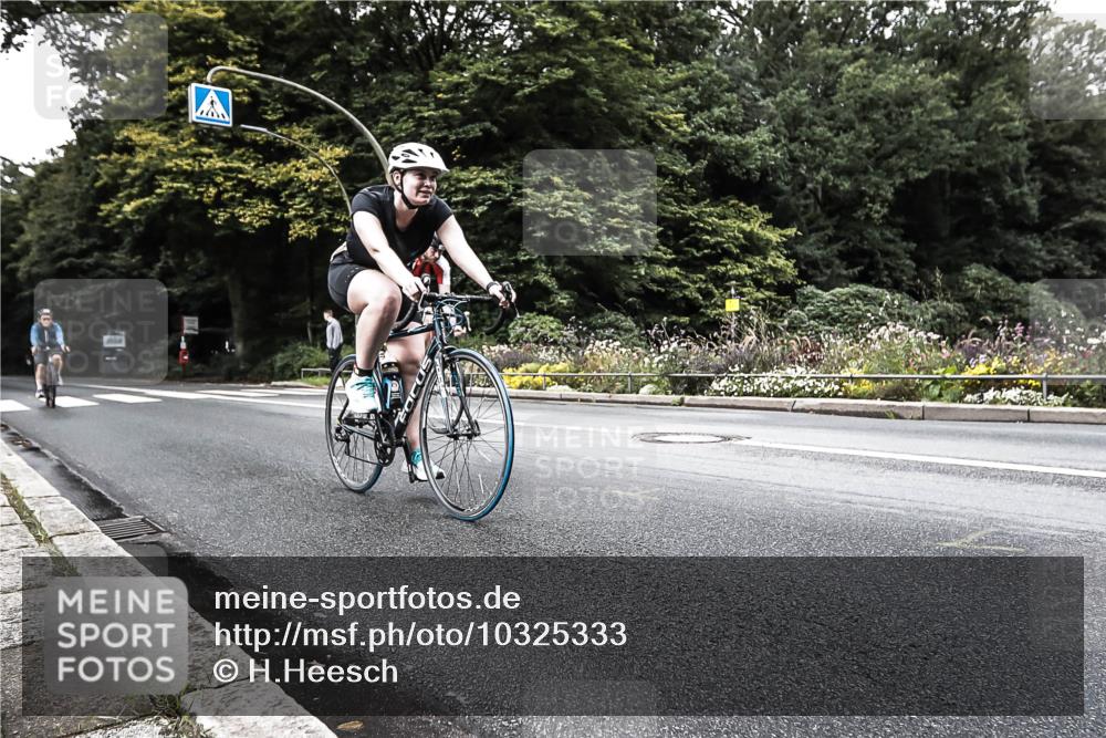 13.09.2026 - Stadtparktriathlon H.Heesch http://msf.ph/oto/10325333 13.09.2026 11:33:06 Radfahren 684, 758, 770, 801 meine-sportfotos.de
