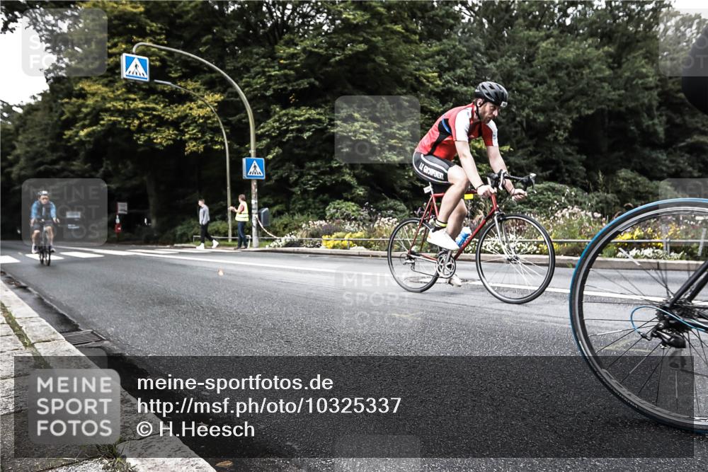 13.09.2026 - Stadtparktriathlon H.Heesch http://msf.ph/oto/10325337 13.09.2026 11:33:06 Radfahren 684, 758, 770, 801 meine-sportfotos.de