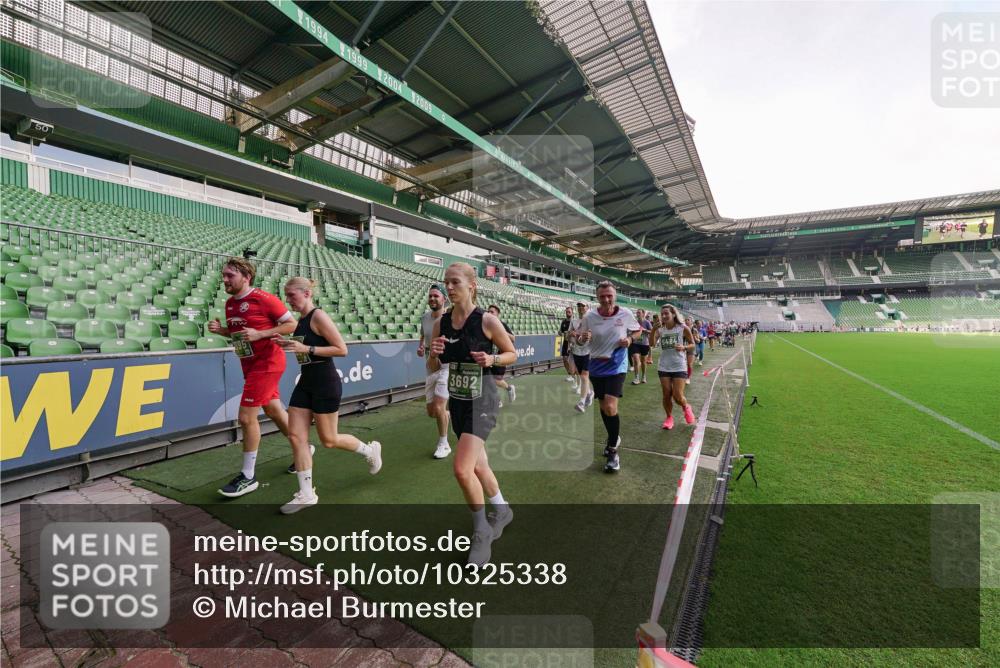 13.09.2026 - 21. swb-Marathon Bremen Michael Burmester http://msf.ph/oto/10325338 13.09.2026 13:28:56 Laufen im Stadion 111, 171, 220, 357, 422, 476, 478, 597, 685, 726, 729, 754, 829, 888, 925, 986, 1079, 1217, 1220, 1270, 1298, 1325, 1384, 1496, 1615, 1741, 1777, 1958, 1984, 2236, 2238, 2326, 2365, 2436, 2472, 2502, 2546, 2574, 2593, 2740, 2743, 2830, 2862, 2868, 2876, 2924, 2991, 3020, 3053, 3061, 3129, 3154, 3219, 3238, 3274, 3321, 3361, 3563, 3589, 3594, 3595, 3605, 3678, 3694, 3755, 3758, 3798, 3826, 3853, 3885, 3953, 3965, 3971, 3978, 3987, 4011, 4108, 4238, 4457, 4660 meine-sportfotos.de