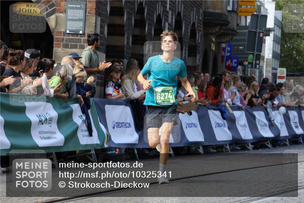 13.09.2026 - 21. swb-Marathon Bremen Strokosch-Dieckow http://msf.ph/oto/10325341 13.09.2026 13:11:16 Ziel 335, 384, 697, 1385, 2021, 2759, 4023, 4475, 4571, 5079, 5155, 5168, 5314, 5387, 6471, 6657, 7115, 7136, 8183, 9410, 9622, 9659, 13248, 382, 3899, 6274, 7109, 9291 meine-sportfotos.de
