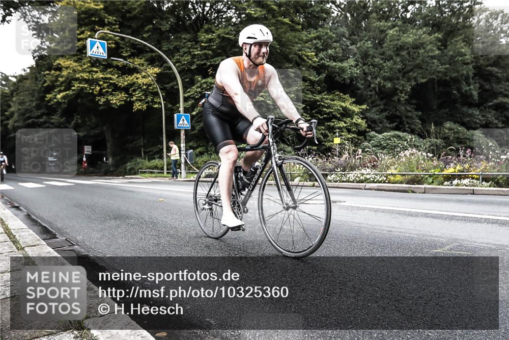 13.09.2026 - Stadtparktriathlon H.Heesch http://msf.ph/oto/10325360 13.09.2026 11:33:27 Radfahren 663, 756 meine-sportfotos.de