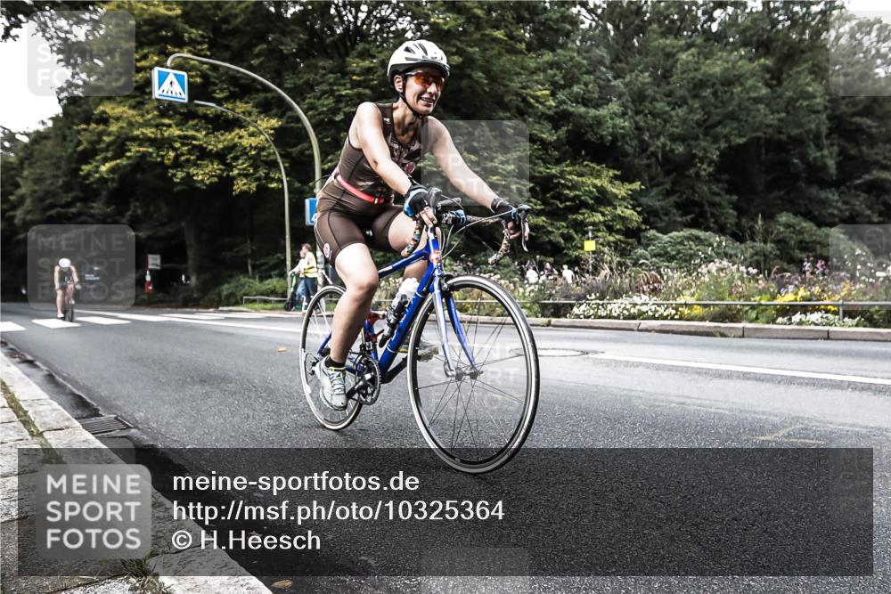 13.09.2026 - Stadtparktriathlon H.Heesch http://msf.ph/oto/10325364 13.09.2026 11:33:37 Radfahren 729, 810 meine-sportfotos.de