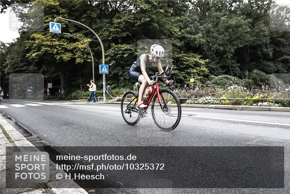 13.09.2026 - Stadtparktriathlon H.Heesch http://msf.ph/oto/10325372 13.09.2026 11:33:38 Radfahren 722, 729, 810 meine-sportfotos.de