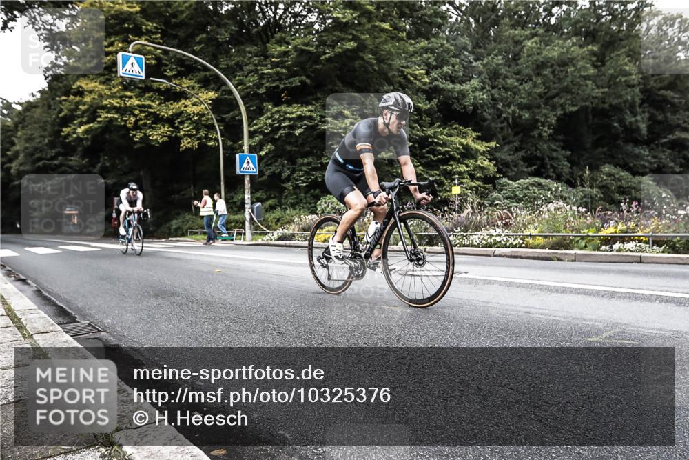 13.09.2026 - Stadtparktriathlon H.Heesch http://msf.ph/oto/10325376 13.09.2026 11:33:42 Radfahren 722, 834, 840 meine-sportfotos.de