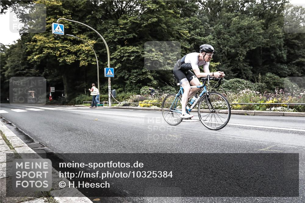 13.09.2026 - Stadtparktriathlon H.Heesch http://msf.ph/oto/10325384 13.09.2026 11:33:43 Radfahren 722, 834, 840 meine-sportfotos.de