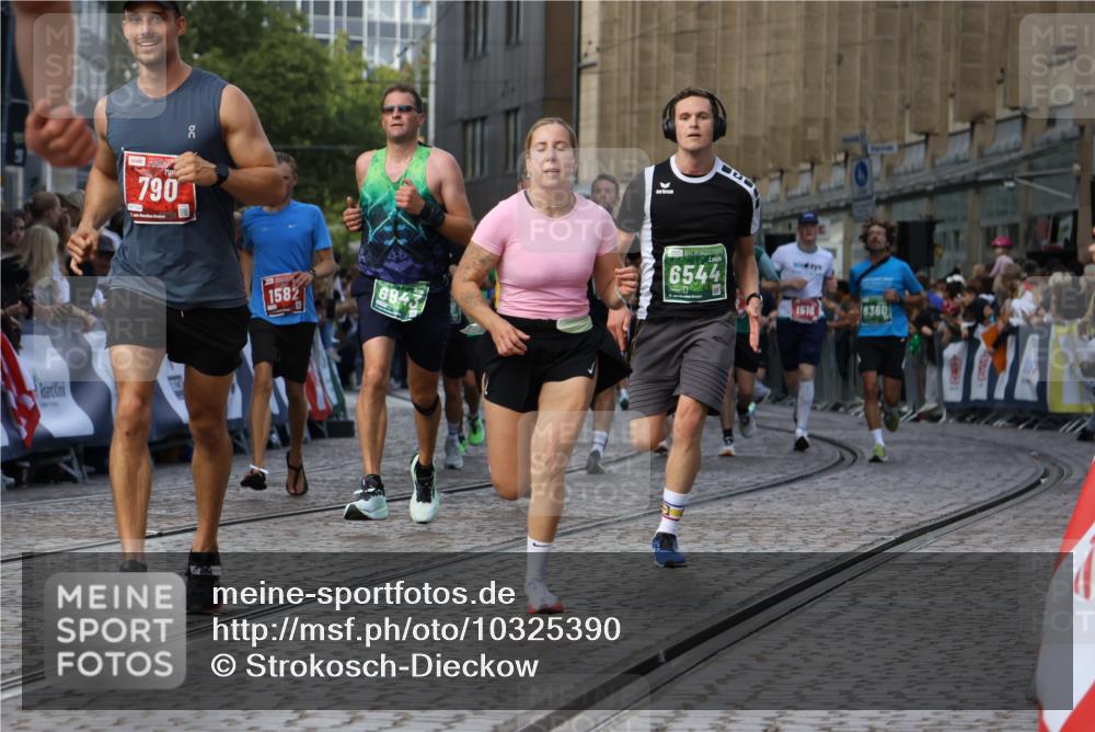 13.09.2026 - 21. swb-Marathon Bremen Strokosch-Dieckow http://msf.ph/oto/10325390 13.09.2026 13:24:55 Ziel 282, 789, 790, 1516, 1582, 2280, 3375, 3524, 3994, 4277, 5328, 5572, 5668, 5669, 5953, 6080, 6626, 7568, 8310, 8636, 8784, 8881, 9264, 9541, 9573, 9676, 10069, 10071, 10097, 1080, 1166, 1264, 1436, 1448, 2322, 3105, 4091, 4113, 4507, 4918, 6079, 6544, 6943, 7409, 8245, 9073, 9152, 9360, 9493, 13088 meine-sportfotos.de