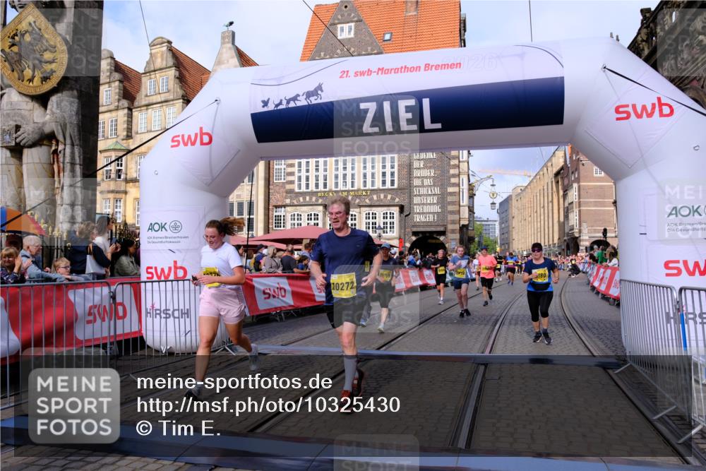 13.09.2026 - 21. swb-Marathon Bremen Tim E. http://msf.ph/oto/10325430 13.09.2026 11:00:52 Ziel 10263, 10272, 10275, 10306, 10369, 10677, 11045, 11126, 11162, 11180, 11343, 11475, 11556, 11687, 11708, 11769, 11838, 12018, 12430 meine-sportfotos.de