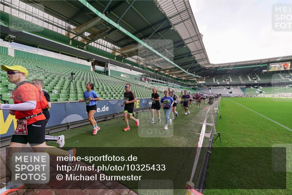 13.09.2026 - 21. swb-Marathon Bremen Michael Burmester http://msf.ph/oto/10325433 13.09.2026 13:29:01 Laufen im Stadion 111, 171, 220, 422, 476, 478, 685, 726, 729, 754, 829, 888, 925, 986, 1079, 1217, 1220, 1242, 1270, 1298, 1325, 1384, 1496, 1615, 1741, 1777, 1886, 1958, 1984, 2236, 2238, 2326, 2365, 2436, 2472, 2502, 2546, 2574, 2593, 2740, 2743, 2830, 2862, 2868, 2924, 2991, 3020, 3053, 3061, 3129, 3154, 3238, 3274, 3321, 3361, 3563, 3589, 3594, 3595, 3605, 3678, 3694, 3755, 3758, 3798, 3826, 3853, 3885, 3898, 3953, 3965, 3971, 3987, 4011, 4108, 4238, 4457, 4660 meine-sportfotos.de